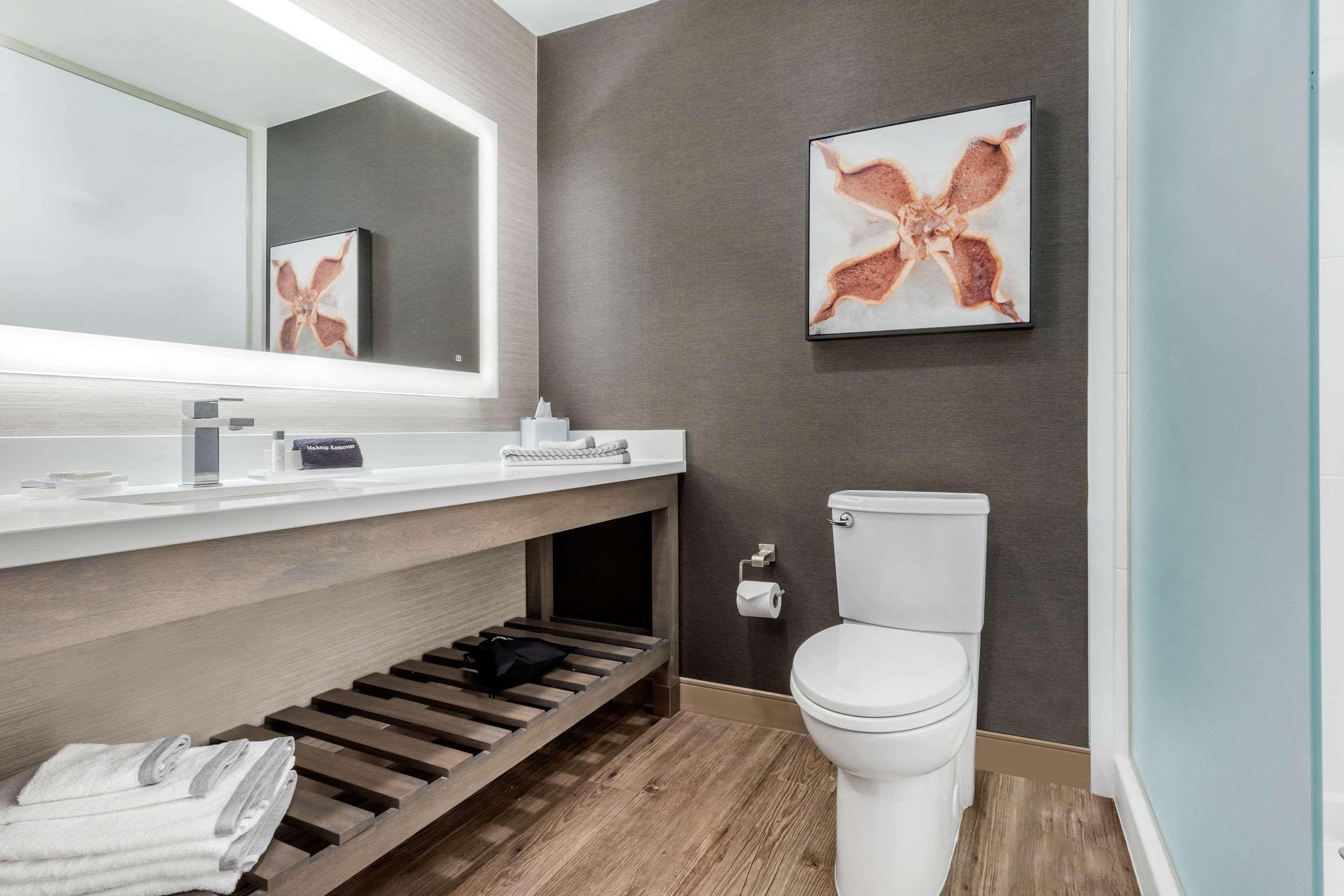 Cambria Hotel Greenville Bagian luar foto