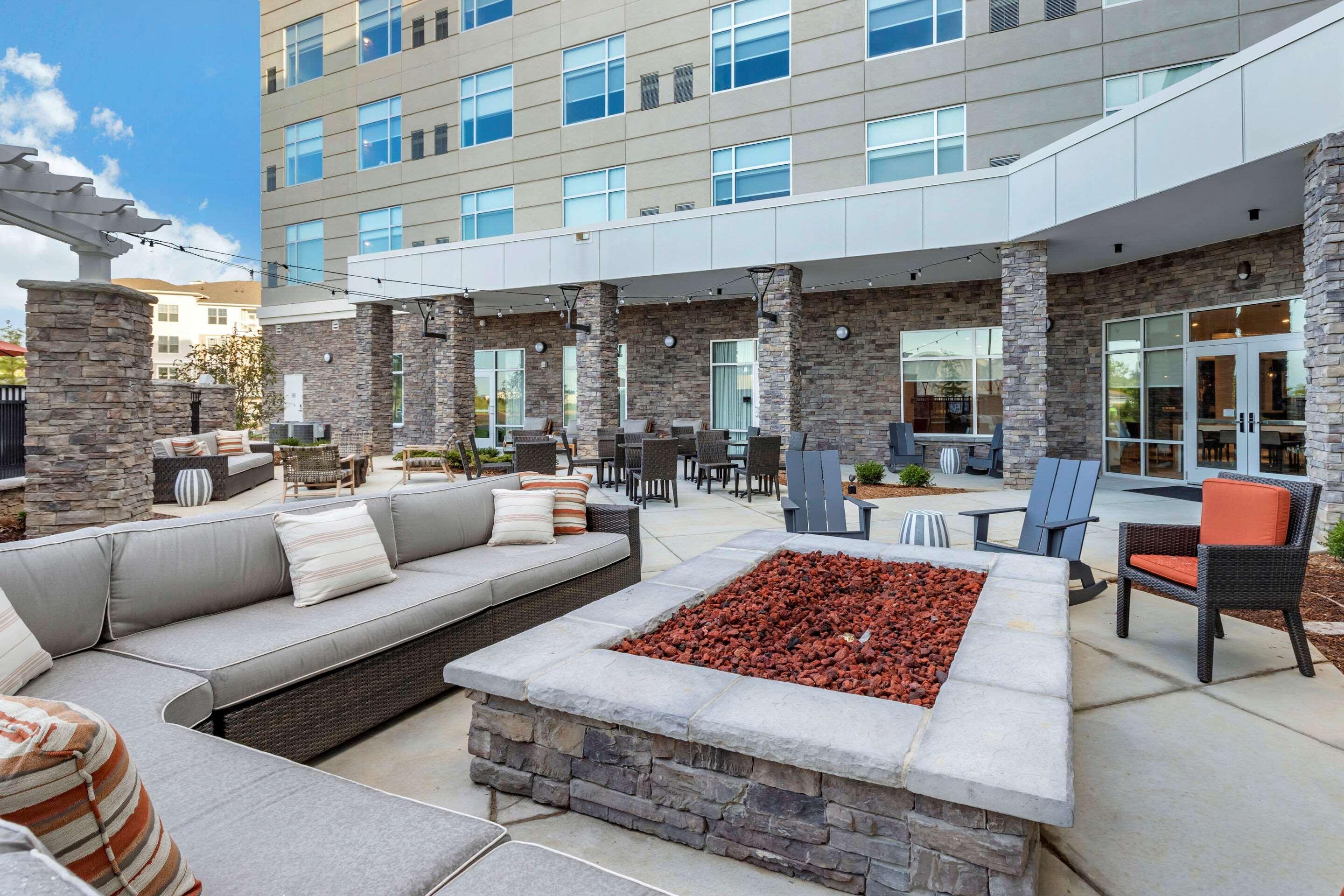 Cambria Hotel Greenville Bagian luar foto