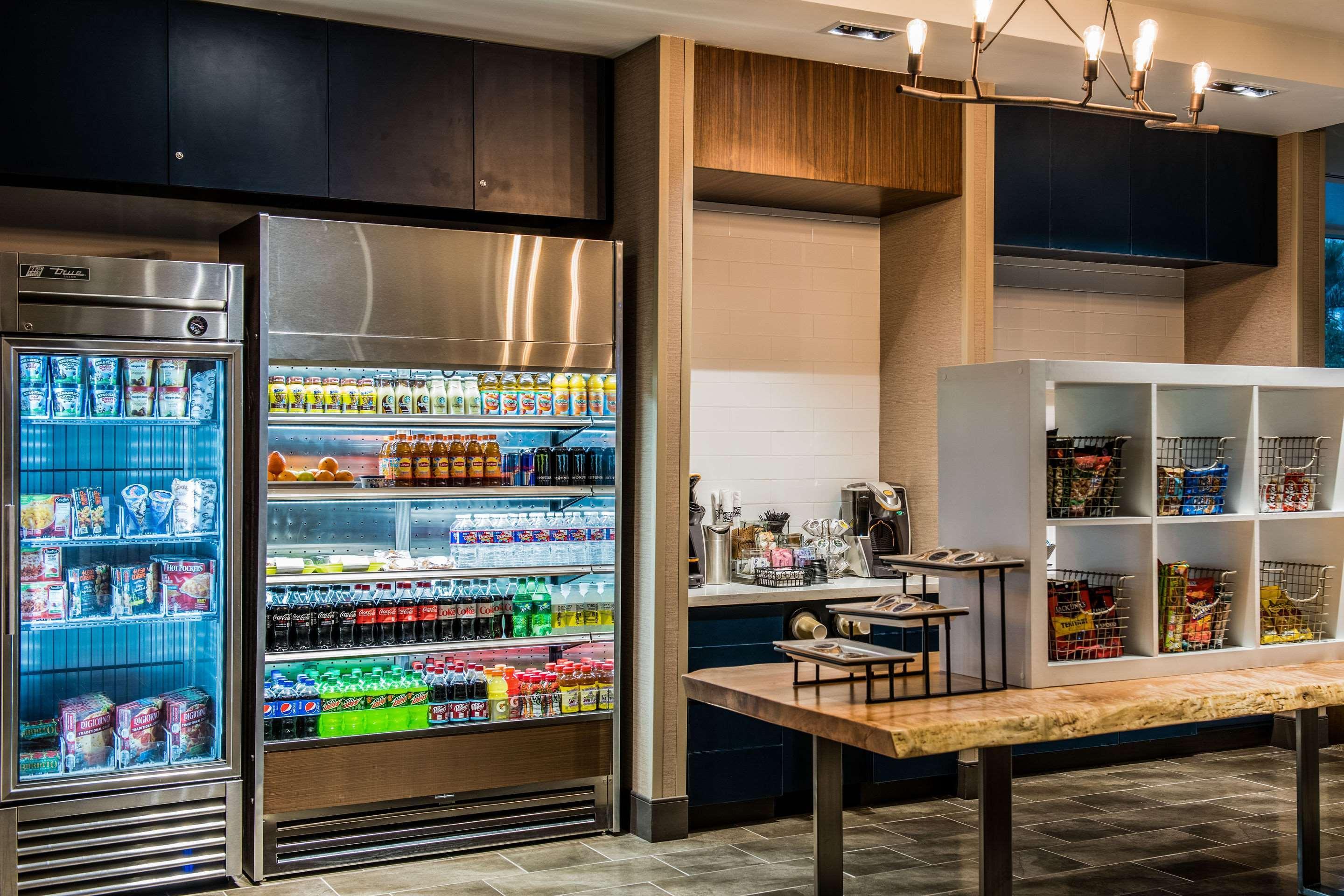 Cambria Hotel Greenville Bagian luar foto