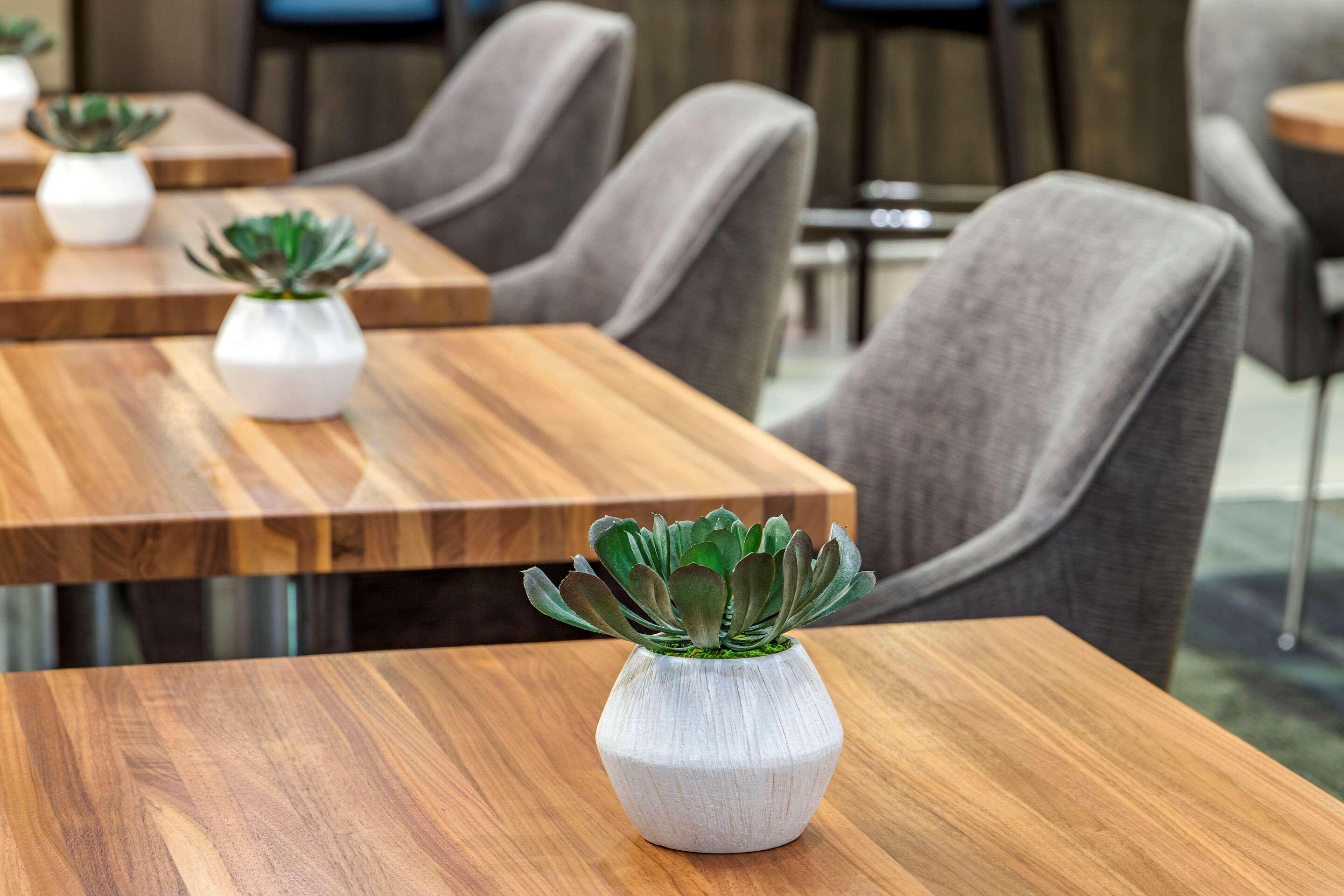 Cambria Hotel Greenville Bagian luar foto