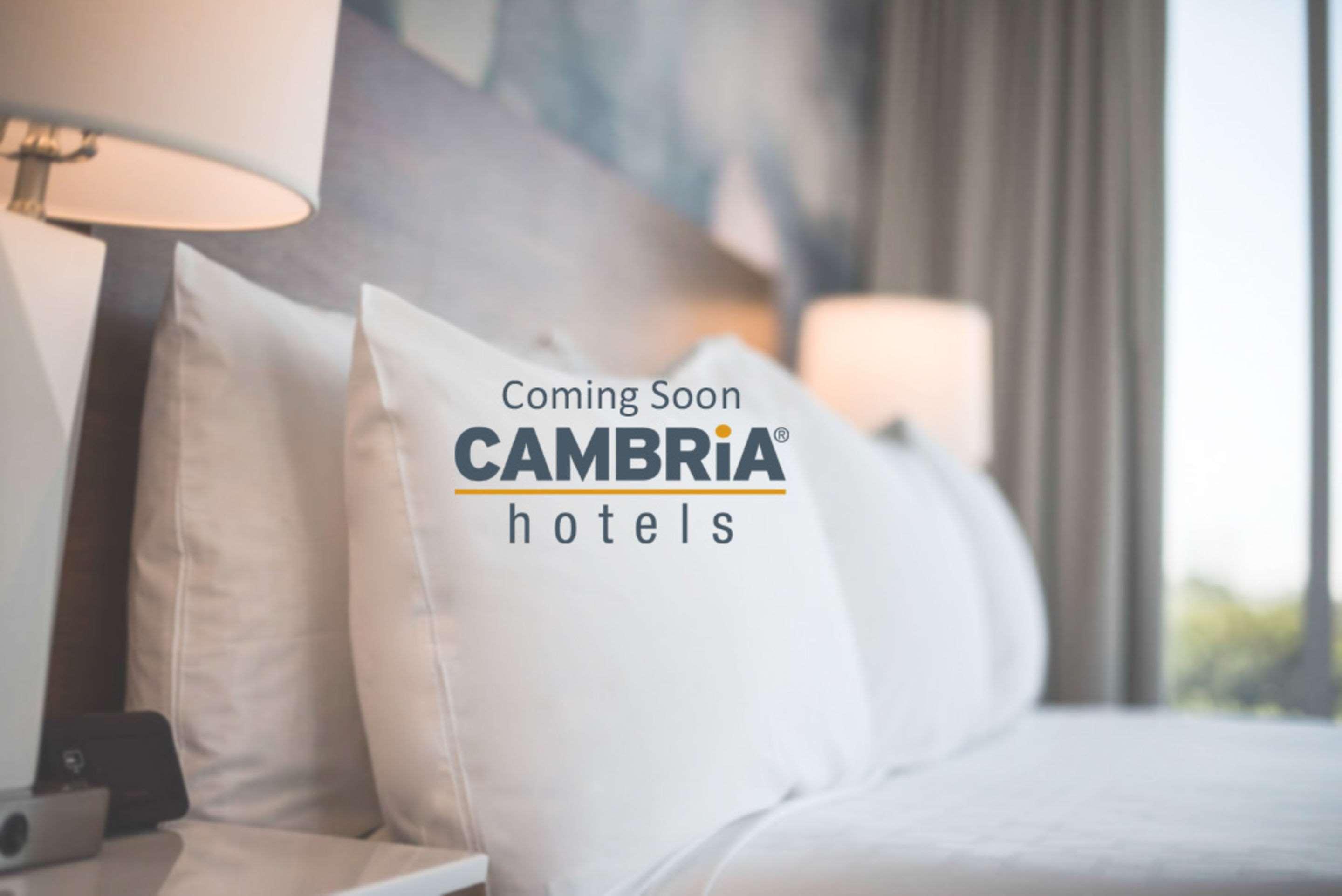 Cambria Hotel Greenville Bagian luar foto