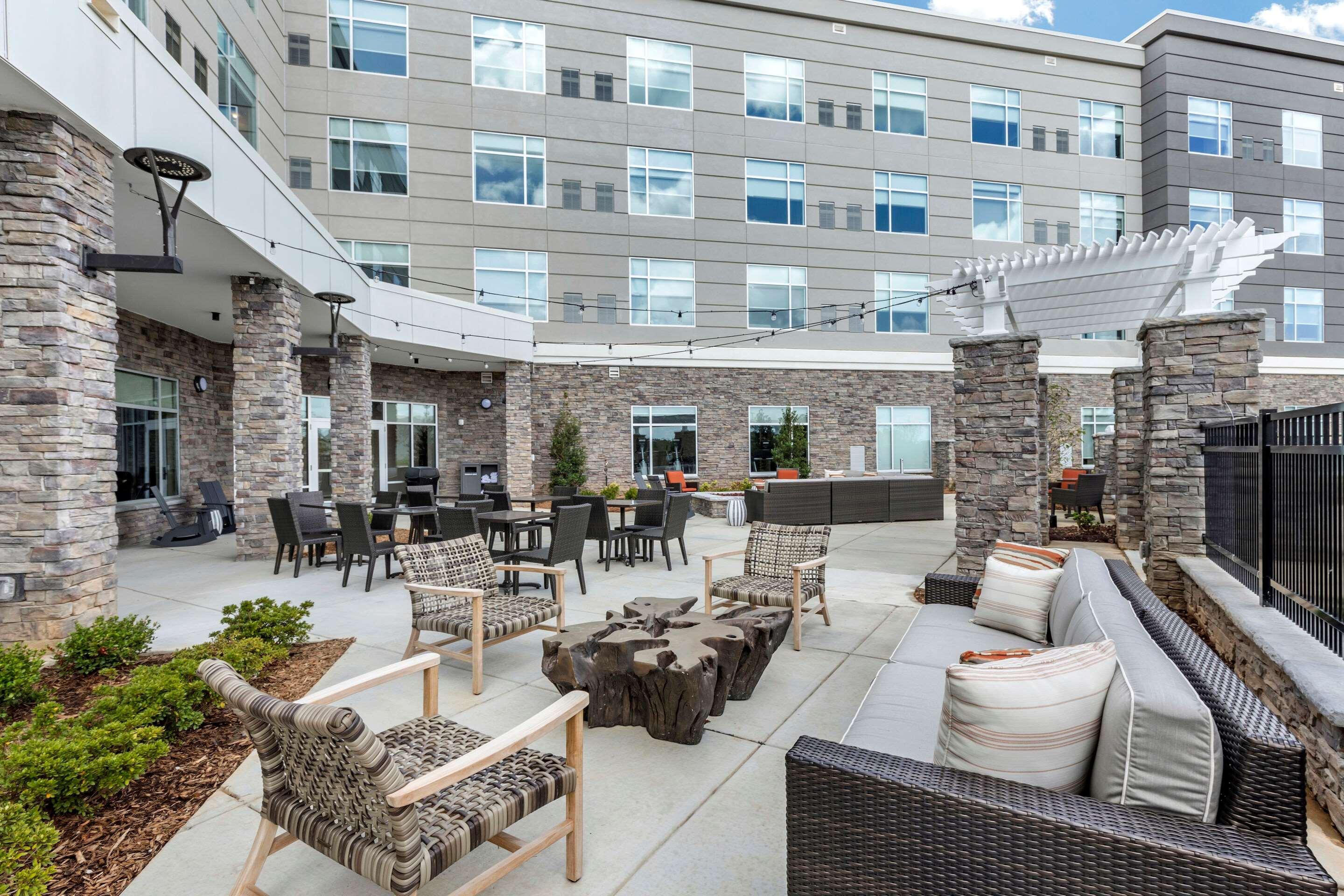 Cambria Hotel Greenville Bagian luar foto