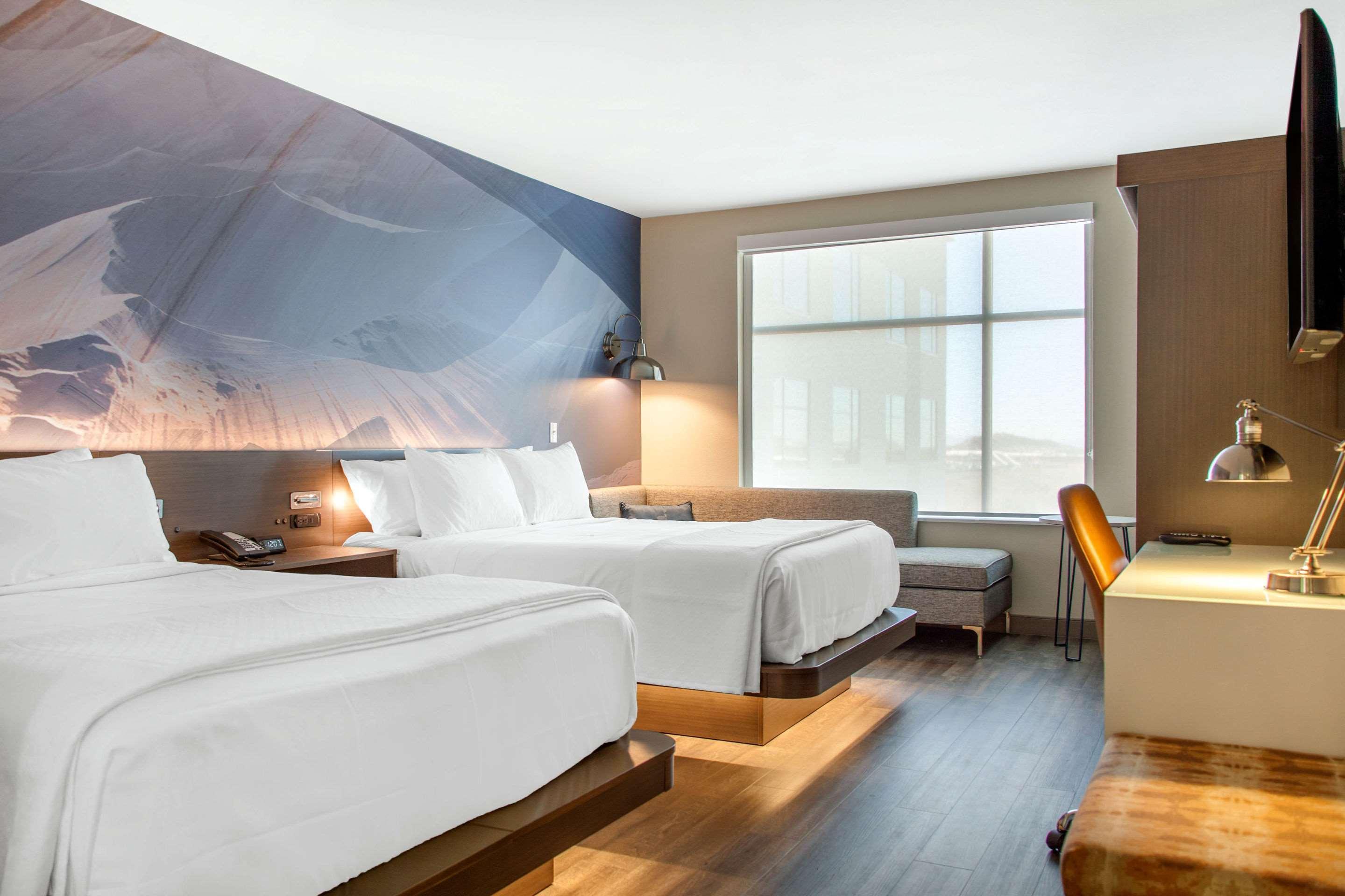 Cambria Hotel Greenville Bagian luar foto