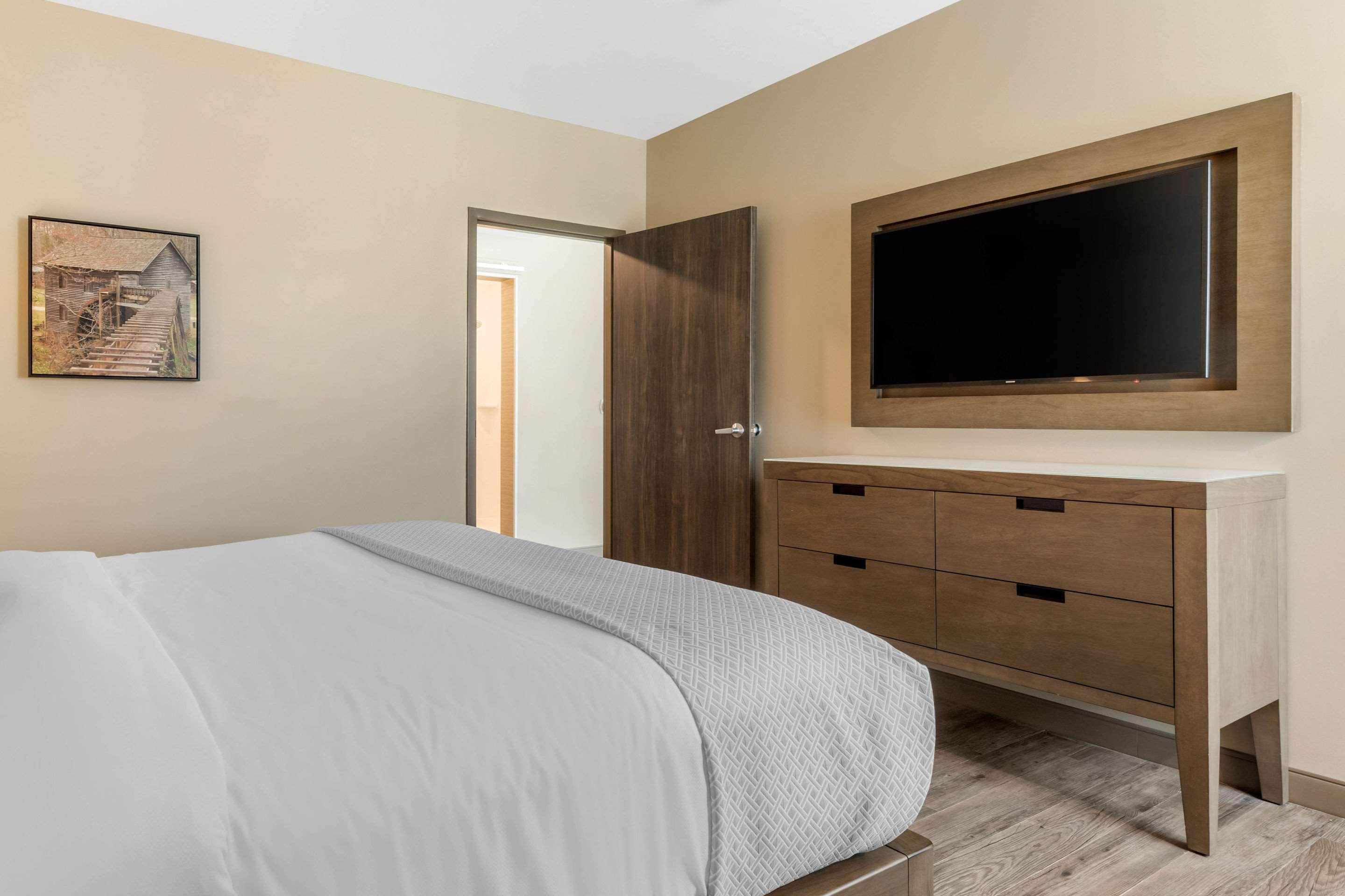 Cambria Hotel Greenville Bagian luar foto