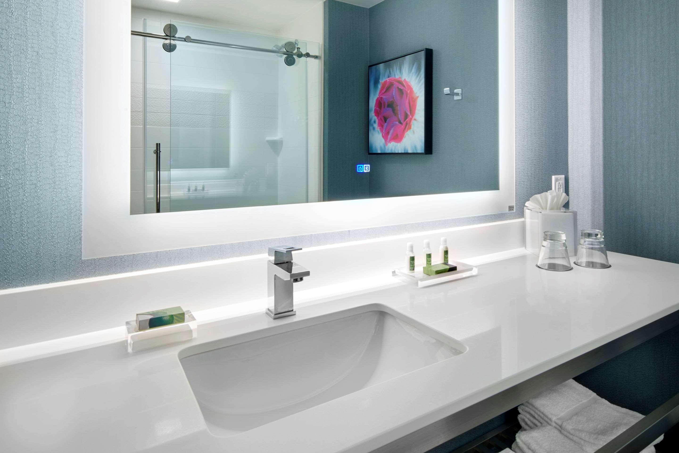 Cambria Hotel Greenville Bagian luar foto