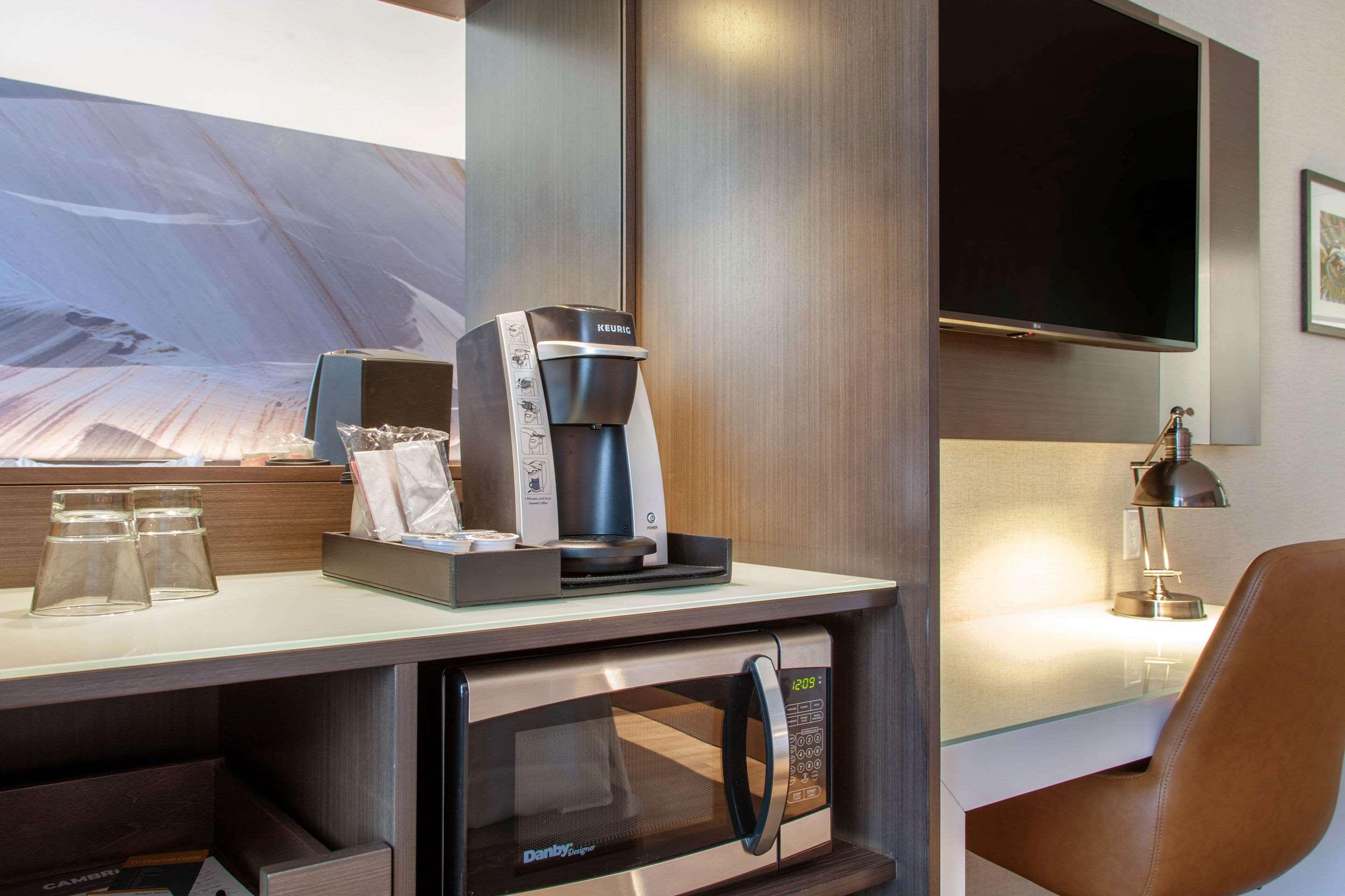 Cambria Hotel Greenville Bagian luar foto
